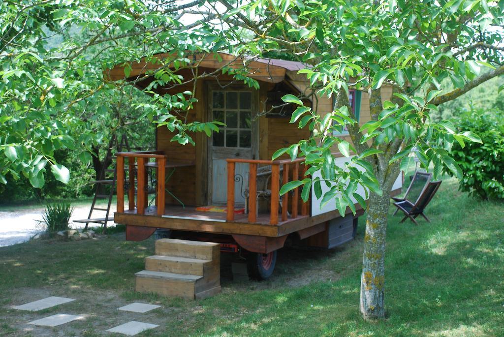 Maison D'Hotes Ainsi Soie T-Il Combovin Екстер'єр фото